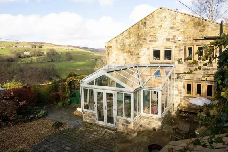 Gable-end-glass-roof-2