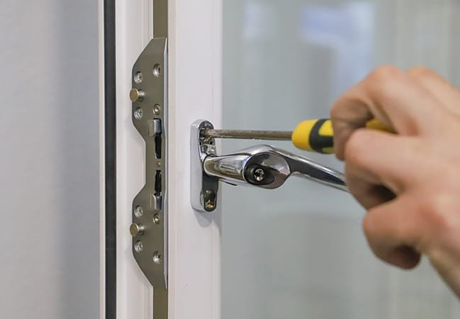How to Fix Loose Window Handle Safe and sound windows Guide
