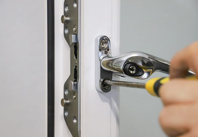 How to Fix Loose Window Handle Safe and sound windows Guide